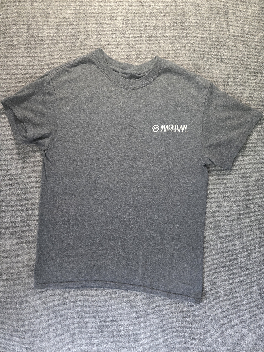 Magellan Outdoors Mens Small Fishing Themed Gray Logo T-Shirt